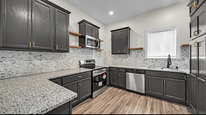 3 bed, 2.0 bath, $2,200 — Photo 4