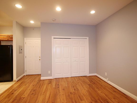 3rd image of 3106 James M Wood Blvd APT 204
