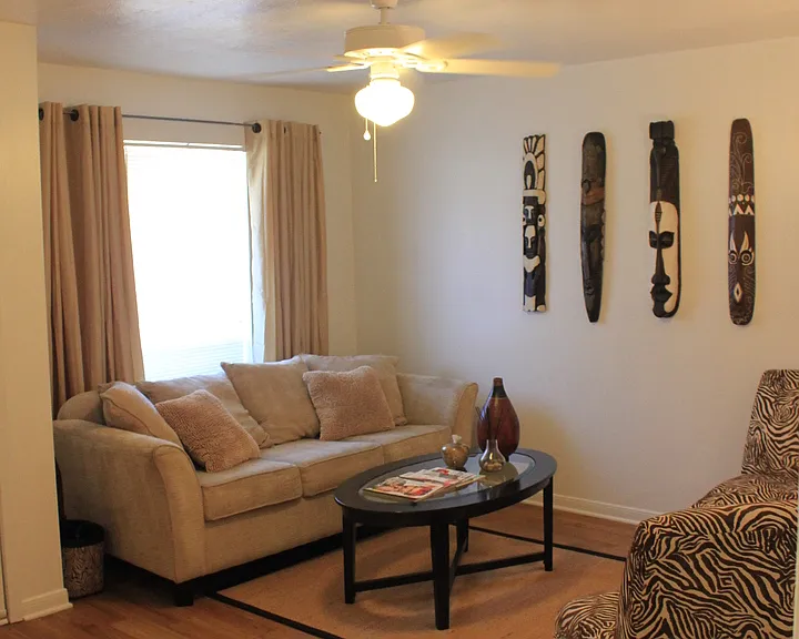 3604 Comanche Dr — Photo 3