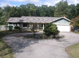 1887 Timberview St NE, Grand Rapids, MI 49525