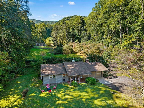 4th image of 537 Winchester Creek Rd