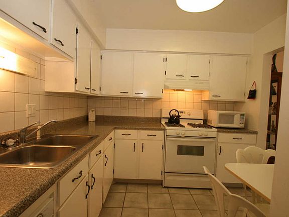 3rd image of 5500 Lincoln Ave Unit 313
