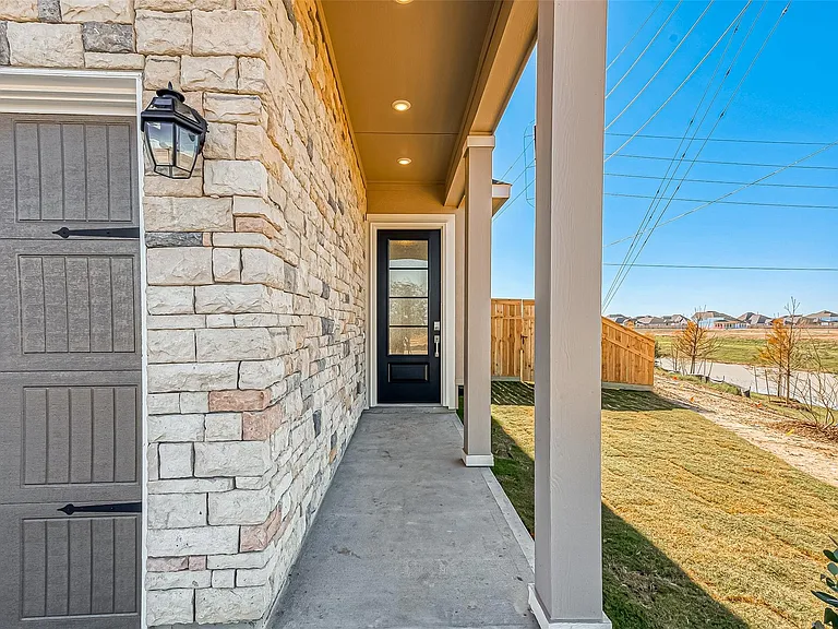 5402 Holly Haven Ct — Photo 2