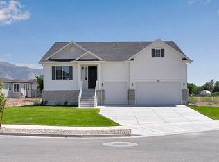 403 W 1225 N, Harrisville, UT 84404