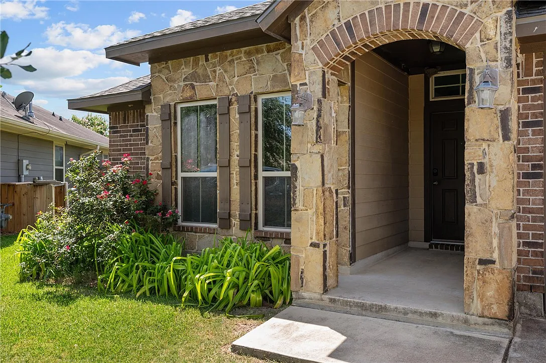3 bed, 1507 sqft, $2,050 — Photo 2