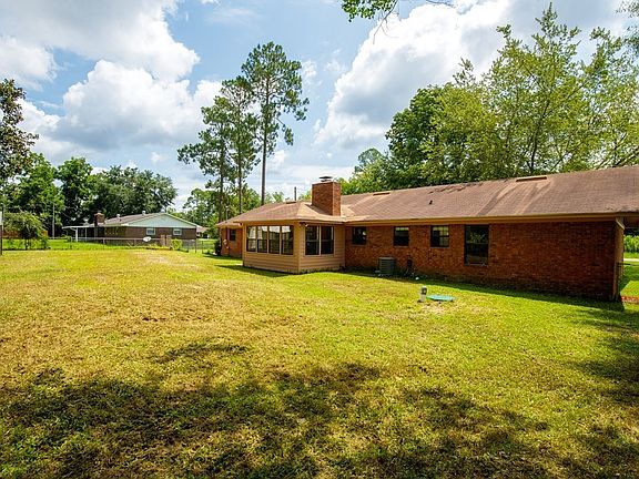 2nd image of 3129 Parkwood Dr
