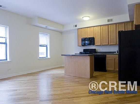 3rd image of 7605 N Bosworth Ave APT 2S