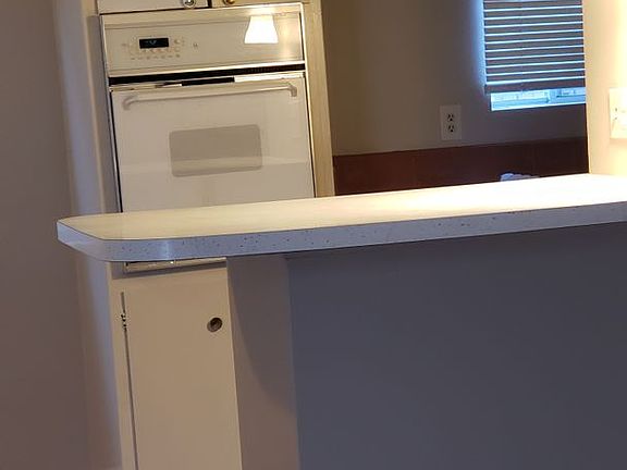 2nd image of 1521 Freeman Ave #5