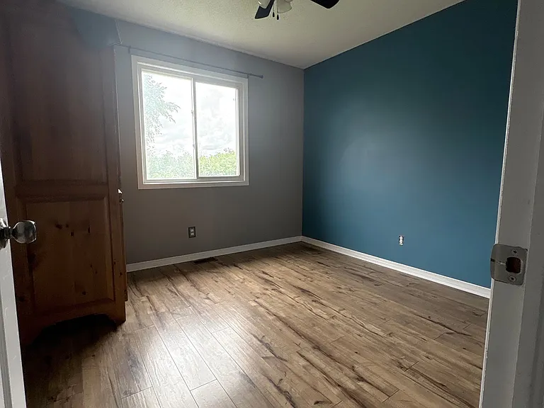 968 Bluffwood Ave — Photo 9