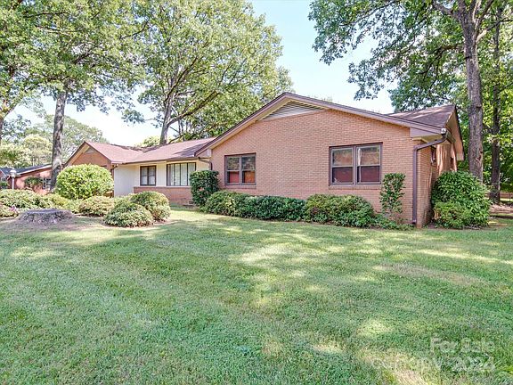 2nd image of 3015 Gardner Park Dr