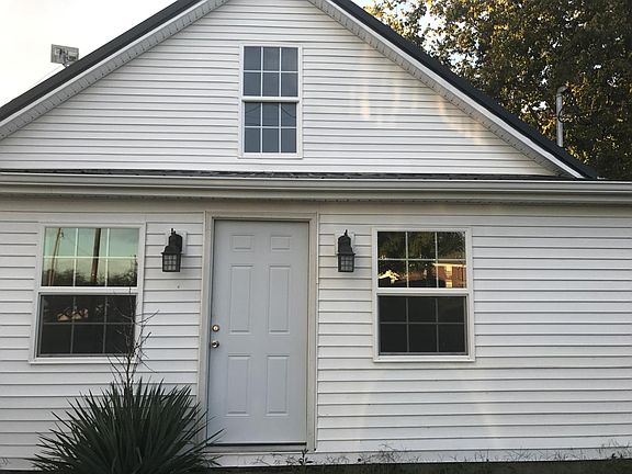2nd image of 120 Holly St