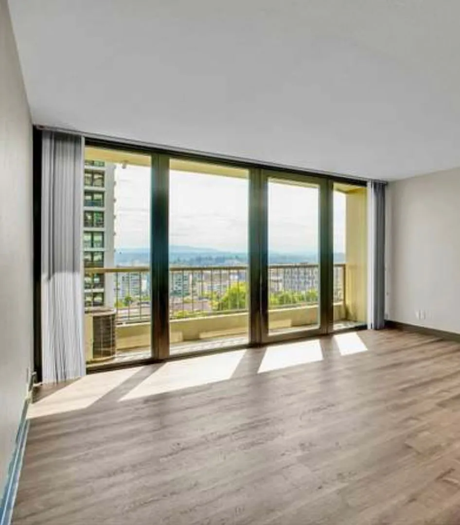 Harrison West Condos - 1 Bed/1 Bath W/Balcony/Parking/Free Laundry/Pool (Downtown/Psu/Ohsu) — Photo 3