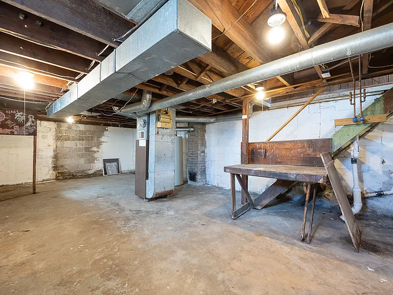 223-225 W Trail St — Photo 36