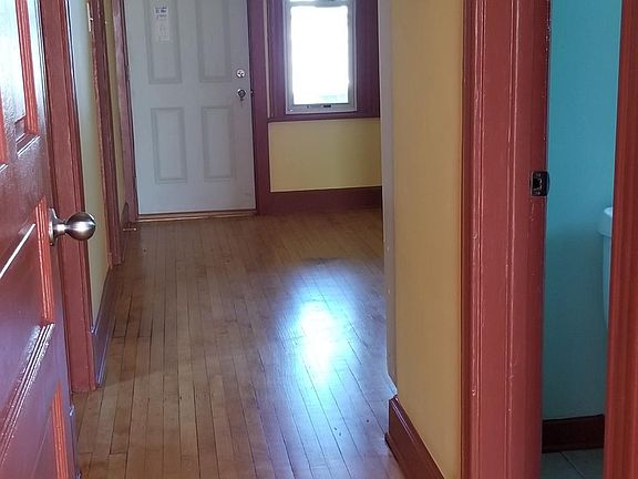 3rd image of 2525 N Monticello Ave #2