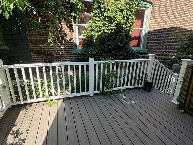 350 Dupont St — Photo 7