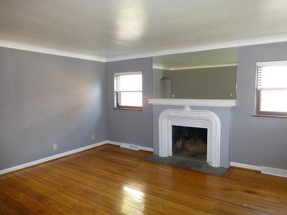 5th image of 3269 Hanna Ave
