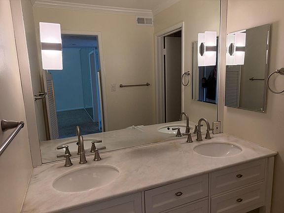 5th image of 675 Sharon Park Dr APT 321