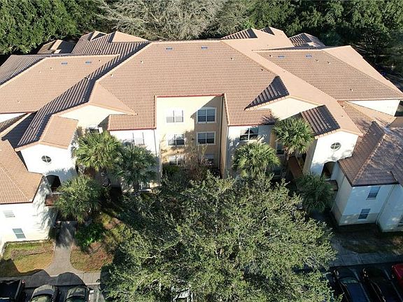 2nd image of 826 Camargo Way Unit 303