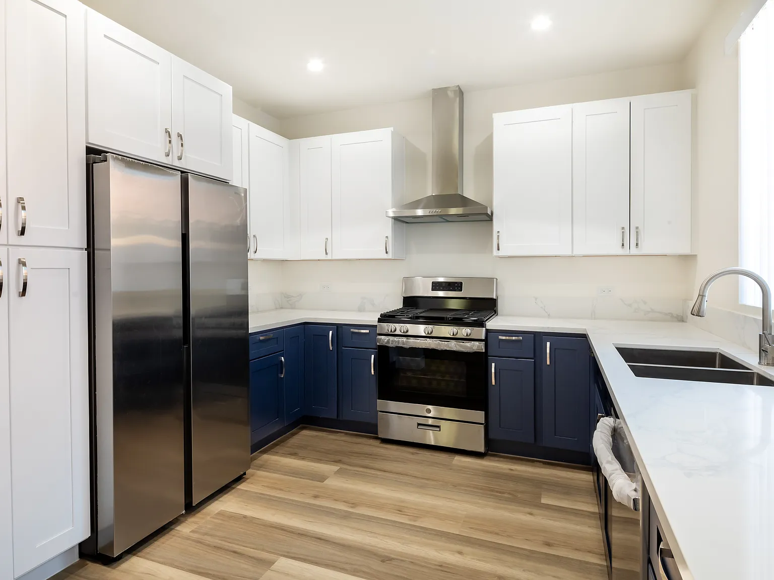 3 bed, 1698 sqft, $2,800 — Photo 2