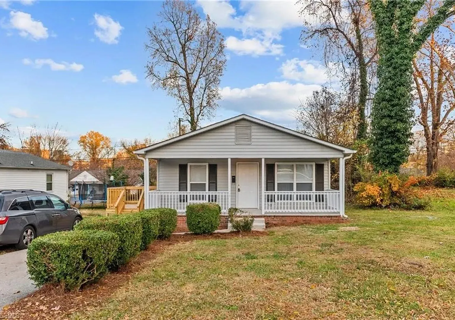 Greensboro 3 Bedroom, 1.5 Bathroom in charming neighborhood — Photo 4