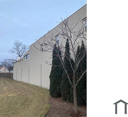 1st image of 29240 Grand River Ave #1