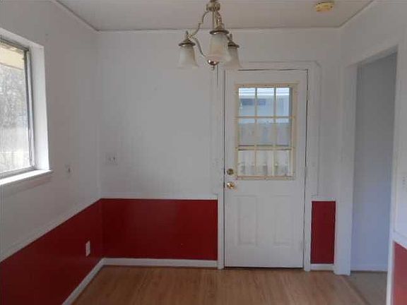 5th image of 4750 Briarwood Cir