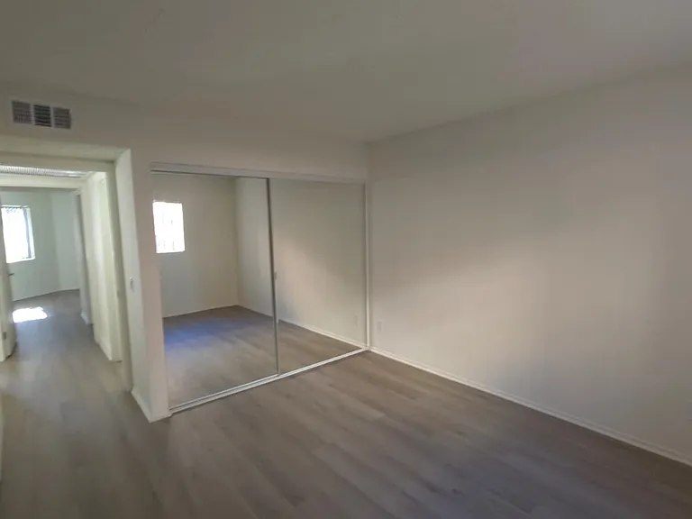 Portofino Apartments — Photo 21