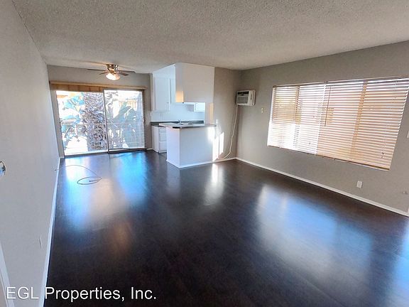 2nd image of 823 N Hudson Ave APT 04