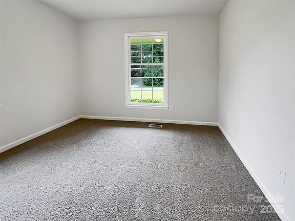 5th image of 4026 Palmetto Dr