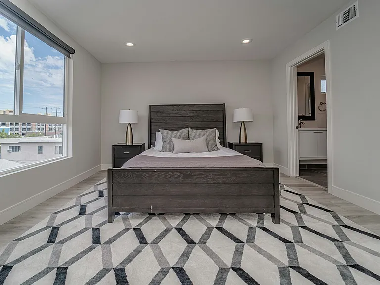 1321 Bates Ave #1323 — Photo 51