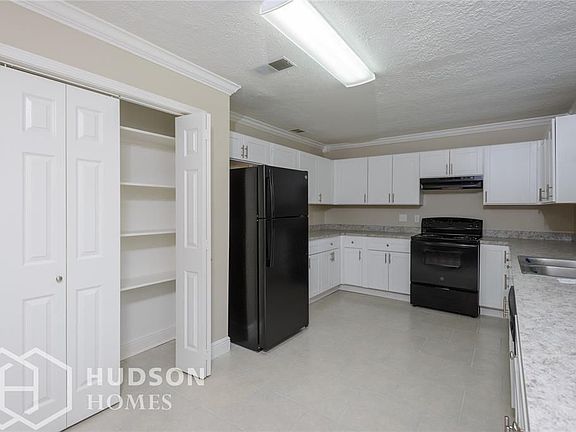 5th image of 4738 Kingfisher Dr