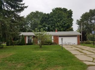 22880 Kay St, South Lyon, MI 48178