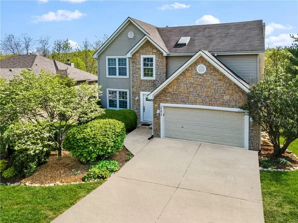 2141 SW British Dr, Lees Summit, MO 64081