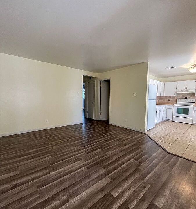 1st image of 62 Glen Royal Dr APT 4