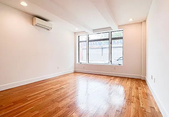 2nd image of 96 Steuben St #1CC
