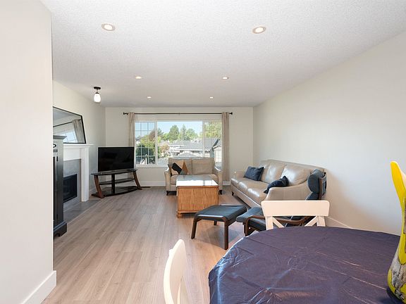 2nd image of 1140 Castle Cres #138