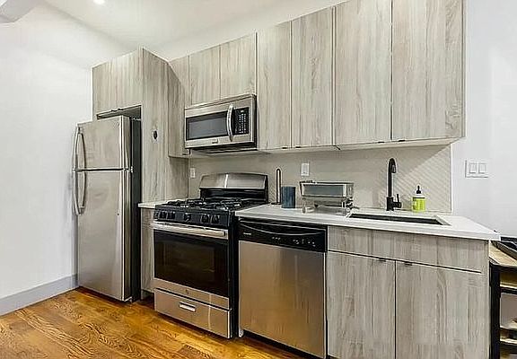 4th image of 274 Chauncey St #2BB