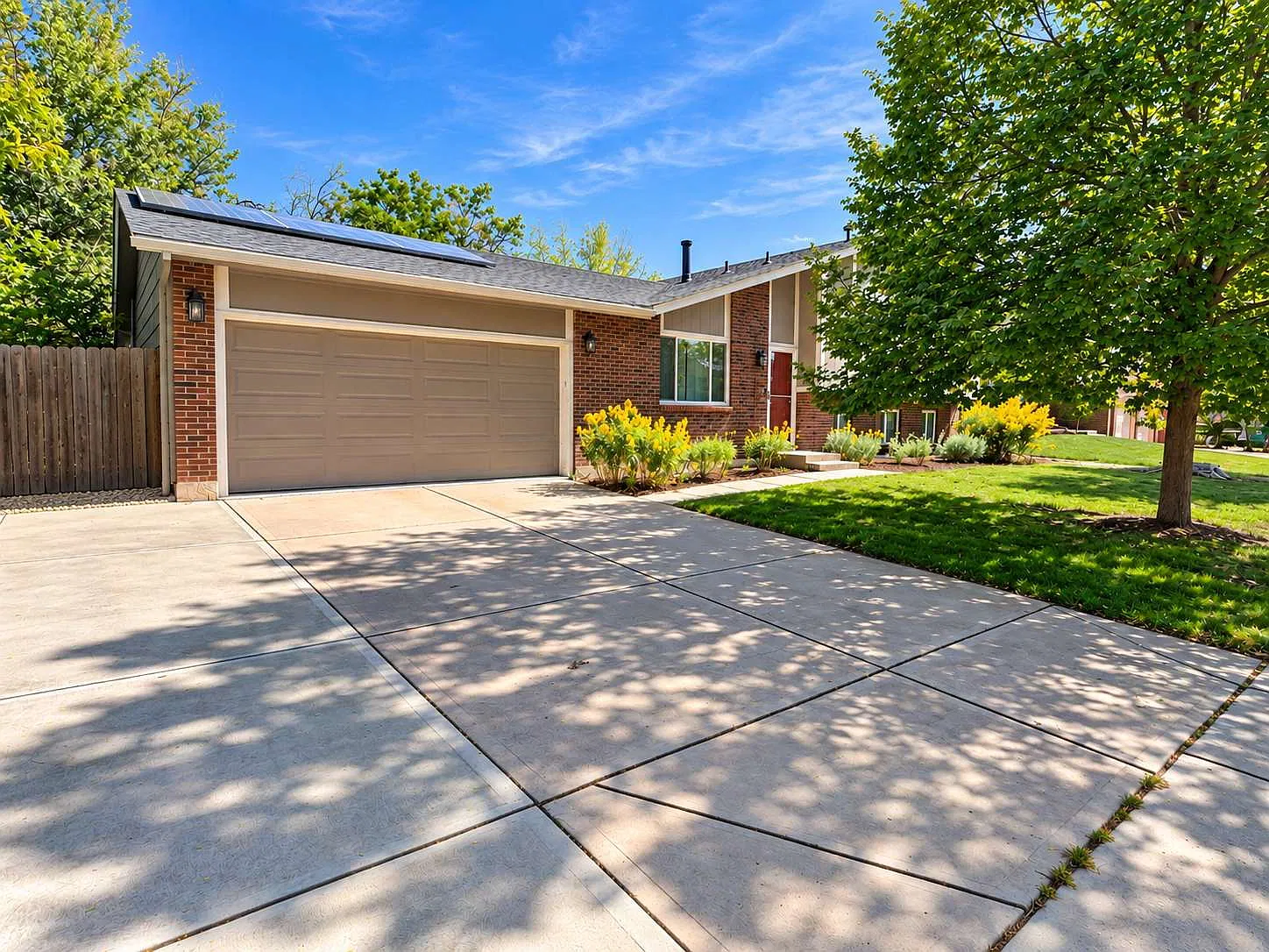 3 bed, 2.0 bath, 1730 sqft, $2,995 — Photo 4