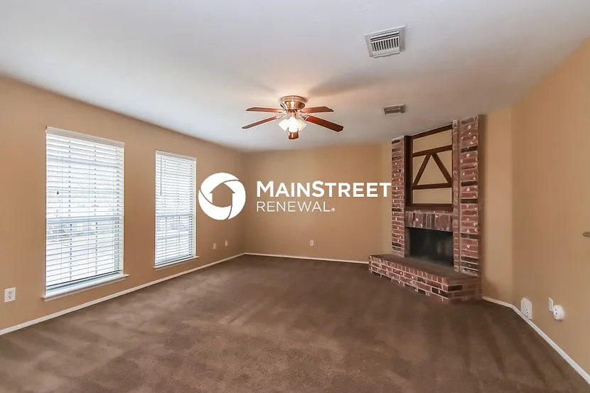 2910 Valley Rose Dr — Photo 2