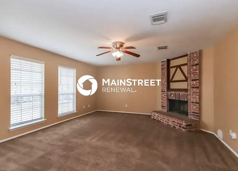 2910 Valley Rose Dr — Photo 2