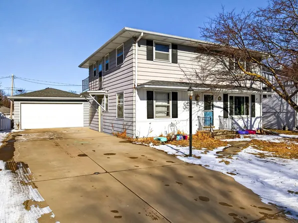 516 W 10th St, Kaukauna, WI 54130