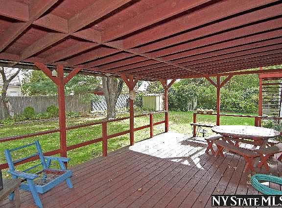 3rd image of 163 W 21st St