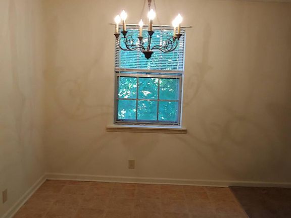 4th image of 258 Meadowview Dr #2 & 4