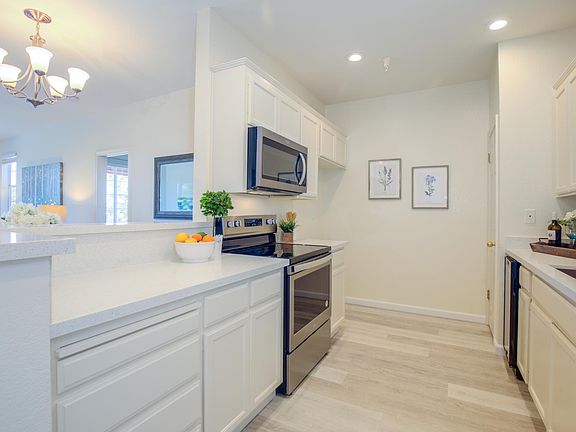 3rd image of 250 Santa Fe Ter APT 218