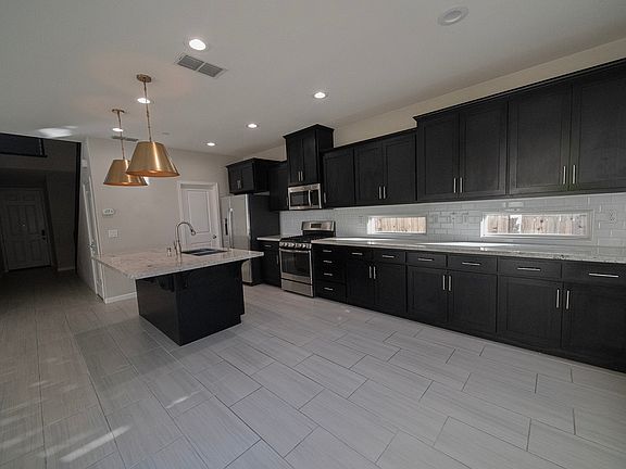 5th image of 1355 Larkspur Dr