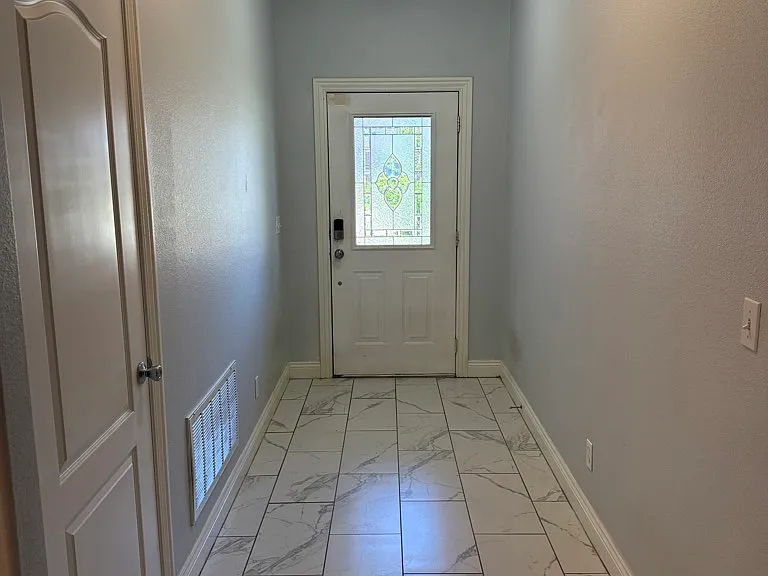 311 Wilson Dr — Photo 3