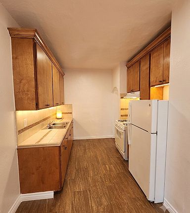 3rd image of 1152 N Kingsley Dr APT 202