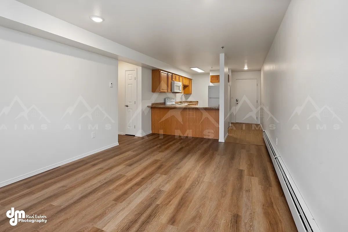 Building Photo - 3809 Minnesota Dr #207