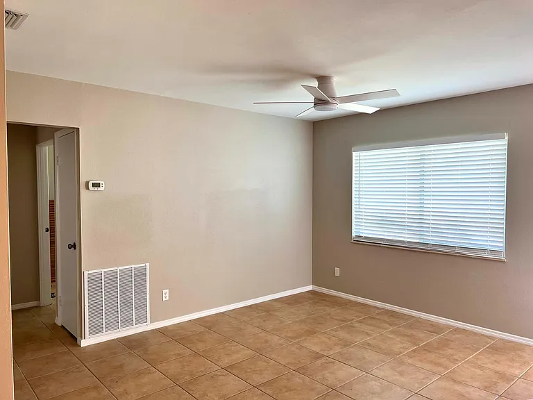 4208 Worcester Rd #B — Photo 2
