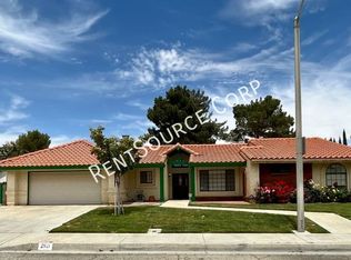 2521 Brentwood Dr, Lancaster, CA 93536